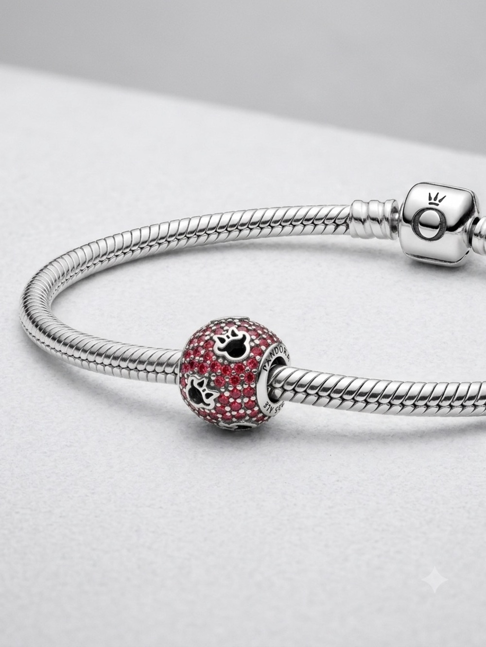 New Pandora Minnie Mouse Red Pave Charm - Picture 2 of 5